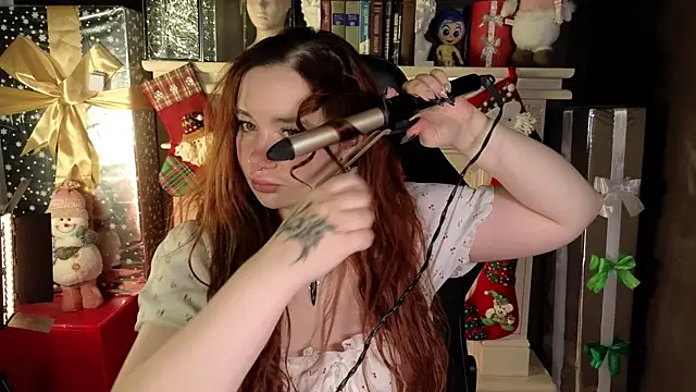 Snapshot of carolina_elf chatting on 24, 12, 2024 carolina elf online show from 24, 12, 2024