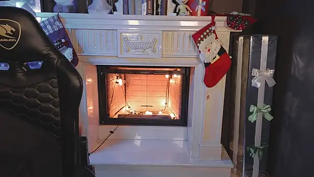 Snapshot of carolina_elf chatting on 4, 1, 2025 carolina elf online show from 4, 1, 2025