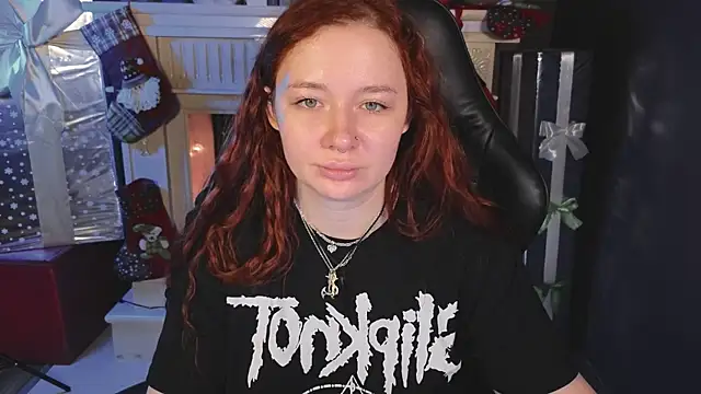 Snapshot of carolina_elf chatting on 7, 1, 2025 carolina elf online show from 7, 1, 2025