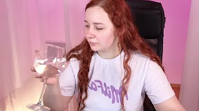 Snapshot of carolina_elf chatting on 19, 1, 2025 carolina elf online show from 19, 1, 2025