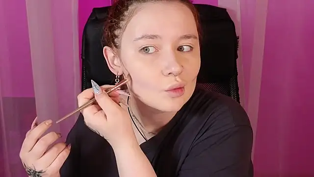 Snapshot of carolina_elf chatting on 11, 2, 2025 carolina elf online show from 11, 2, 2025