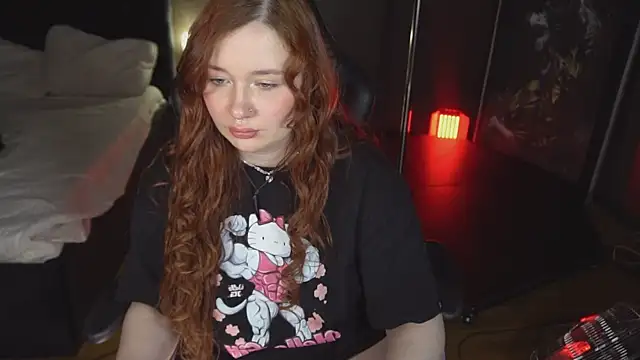 Snapshot of carolina_elf chatting on 21, 2, 2025 carolina elf online show from 21, 2, 2025