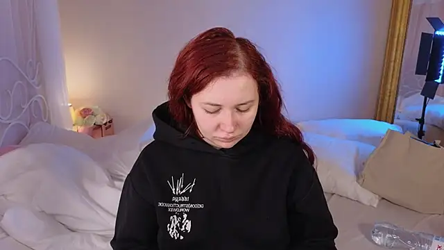 Snapshot of carolina_elf chatting on 11, 9, 2025 carolina elf online show from 11, 9, 2025