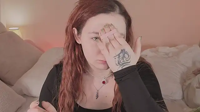 Snapshot of carolina_elf chatting on 14, 11, 2025 carolina elf online show from 14, 11, 2025