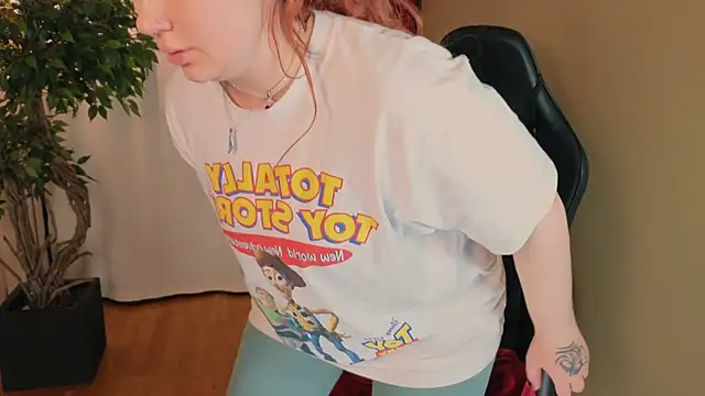 Snapshot of carolina_elf chatting on 16, 11, 2025 carolina elf online show from 16, 11, 2025