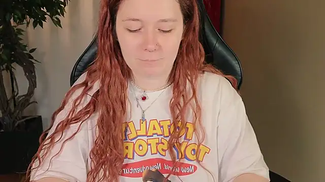 Snapshot of carolina_elf chatting on 19, 11, 2025 carolina elf online show from 19, 11, 2025