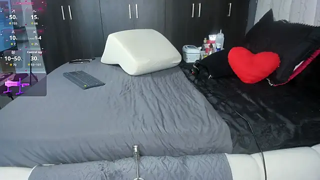 Snapshot of merida_blue_ chatting on 7, 1, 2026 merida blue online show from 7, 1, 2026