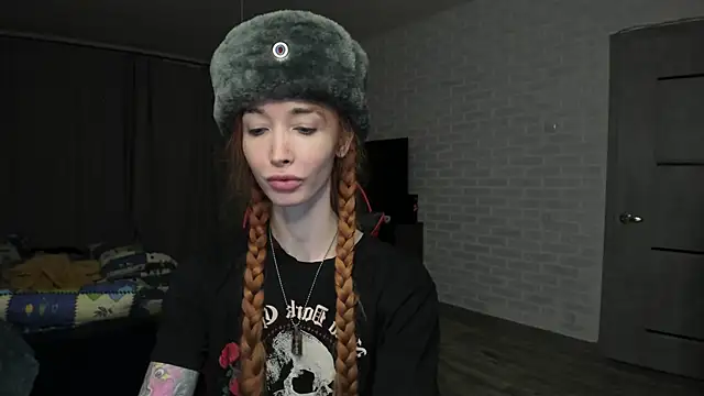 Roxy Silver online show from 18, 2, 2025