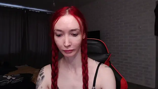 Snapshot of Roxy_Silver chatting on 28, 4, 2026 Roxy Silver online show from 28, 4, 2026