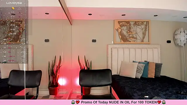 Snapshot of _AlejaCruz_ chatting on 5, 2, 2025 AlejaCruz online show from 5, 2, 2025