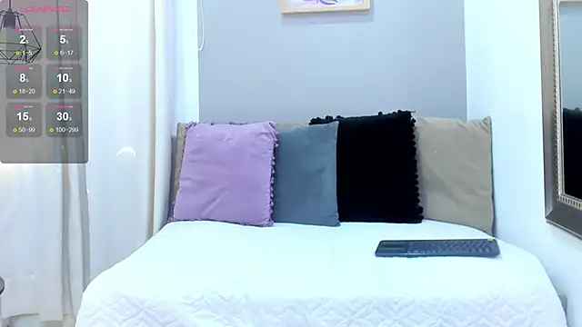 Snapshot of _AlejaCruz_ chatting on 13, 2, 2025 AlejaCruz online show from 13, 2, 2025