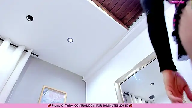 Snapshot of _AlejaCruz_ chatting on 1, 3, 2025 AlejaCruz online show from 1, 3, 2025