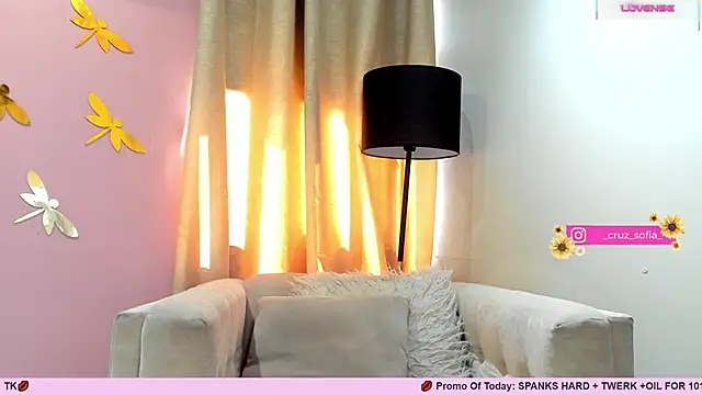 Snapshot of _AlejaCruz_ chatting on 13, 3, 2025 AlejaCruz online show from 13, 3, 2025