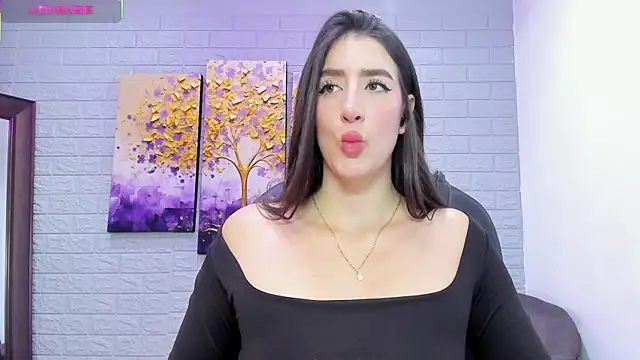 Snapshot of _AlejaCruz_ chatting on 6, 10, 2025 AlejaCruz online show from 6, 10, 2025