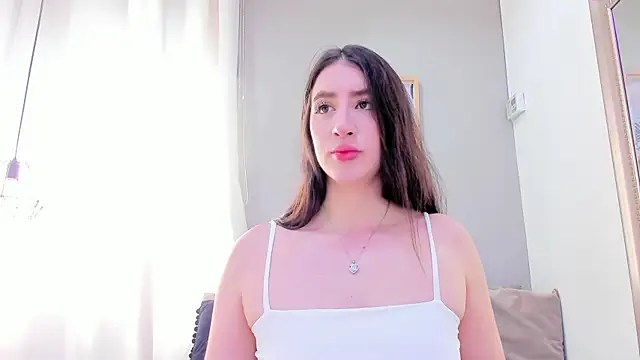 Snapshot of _AlejaCruz_ chatting on 5, 11, 2025 AlejaCruz online show from 5, 11, 2025