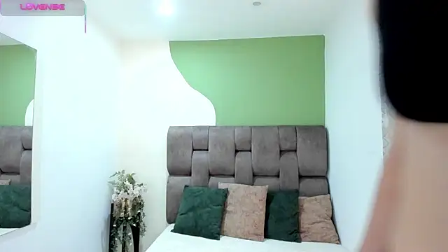 Snapshot of _AlejaCruz_ chatting on 22, 11, 2025 AlejaCruz online show from 22, 11, 2025