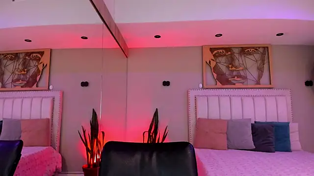 Snapshot of _AlejaCruz_ chatting on 21, 12, 2025 AlejaCruz online show from 21, 12, 2025