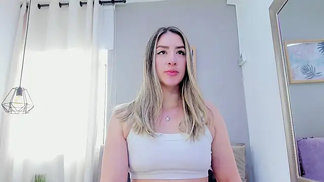 Snapshot of _AlejaCruz_ chatting on 6, 1, 2026 AlejaCruz online show from 6, 1, 2026