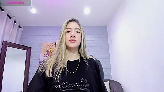 Snapshot of _AlejaCruz_ chatting on 11, 1, 2026 AlejaCruz online show from 11, 1, 2026