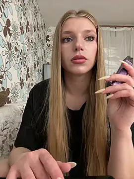 Snapshot of adel_secret chatting on 18, 4, 2026 adel secret online show from 18, 4, 2026