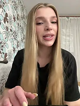 Snapshot of adel_secret chatting on 28, 4, 2026 adel secret online show from 28, 4, 2026