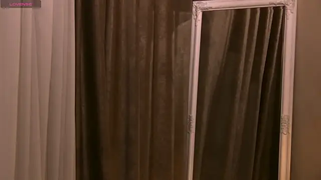 GinaMence online show from 26, 2, 2025