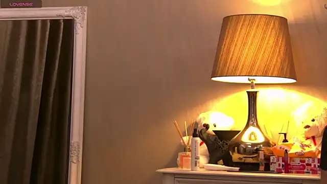 GinaMence online show from 27, 2, 2025