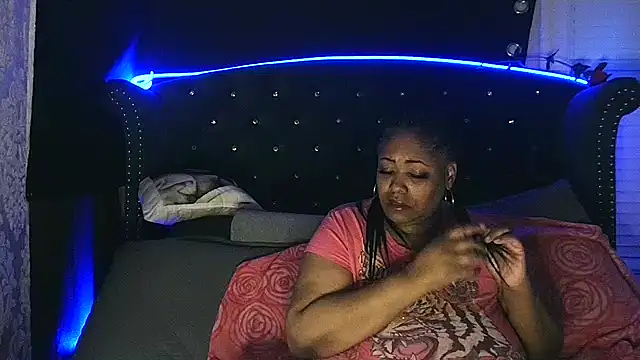 Snapshot of msyvette1970@xh chatting on 16, 1, 2025 msyvette1970xh online show from 16, 1, 2025