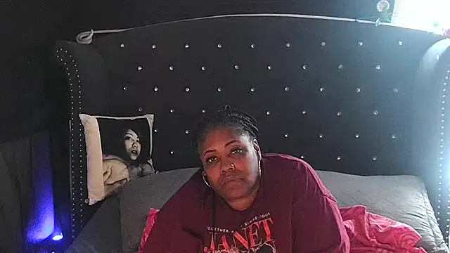 Snapshot of msyvette1970@xh chatting on 20, 1, 2025 msyvette1970xh online show from 20, 1, 2025