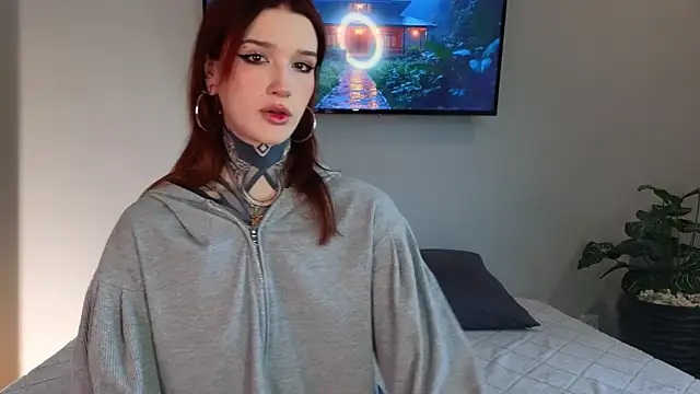 Snapshot of SophieInkk chatting on 12, 11, 2025 SophieInkk online show from 12, 11, 2025