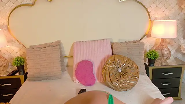 Snapshot of MayraVegas chatting on 25, 2, 2026 MayraVegas online show from 25, 2, 2026