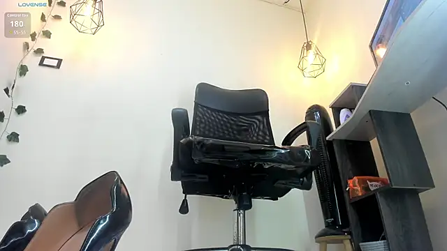 victoria Christie online show from 27, 11, 2025