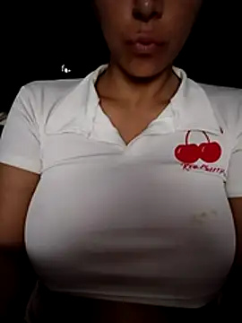 Snapshot of tiffani__love chatting on 15, 2, 2026 tiffani love online show from 15, 2, 2026