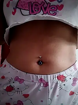 Snapshot of tiffani__love chatting on 8, 4, 2026 tiffani love online show from 8, 4, 2026