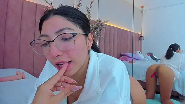 MarianaBranzz online show from 10, 2, 2025