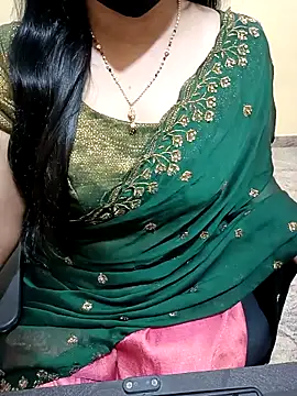 Snapshot of Nithya_05 chatting on 5, 11, 2025 Nithya 05 online show from 5, 11, 2025