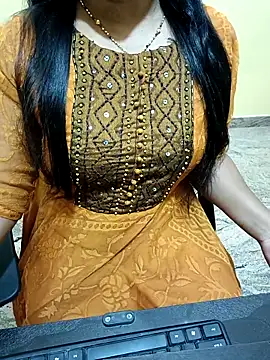 Snapshot of Nithya_05 chatting on 6, 11, 2025 Nithya 05 online show from 6, 11, 2025