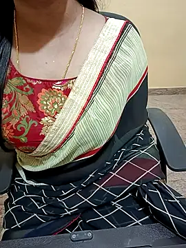 Snapshot of Nithya_05 chatting on 8, 11, 2025 Nithya 05 online show from 8, 11, 2025