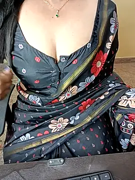 Snapshot of Nithya_05 chatting on 26, 11, 2025 Nithya 05 online show from 26, 11, 2025
