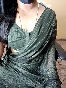 Snapshot of Nithya_05 chatting on 15, 12, 2025 Nithya 05 online show from 15, 12, 2025