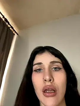 CherryCrystall online show from 8, 10, 2025