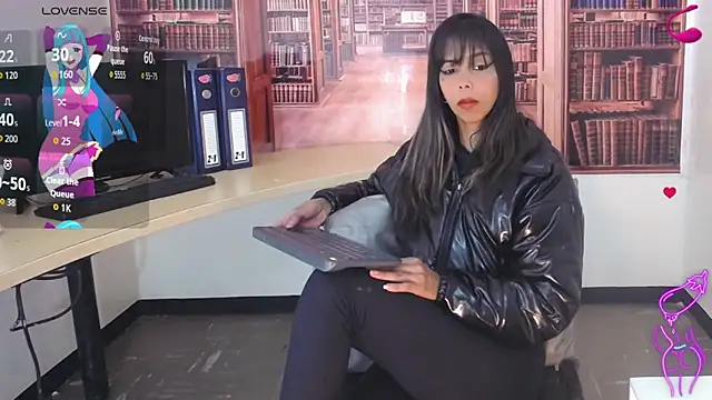 Snapshot of Catalella_Ar chatting on 21, 11, 2025 Catalella Ar online show from 21, 11, 2025