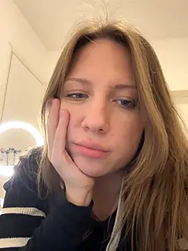 Snapshot of Sashabunny chatting on 24, 11, 2025 Sashabunny online show from 24, 11, 2025