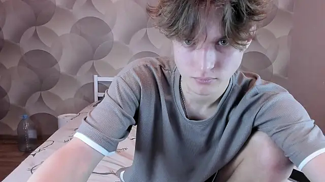 Snapshot of Ian_Flor chatting on 6, 4, 2026 Ian Flor online show from 6, 4, 2026