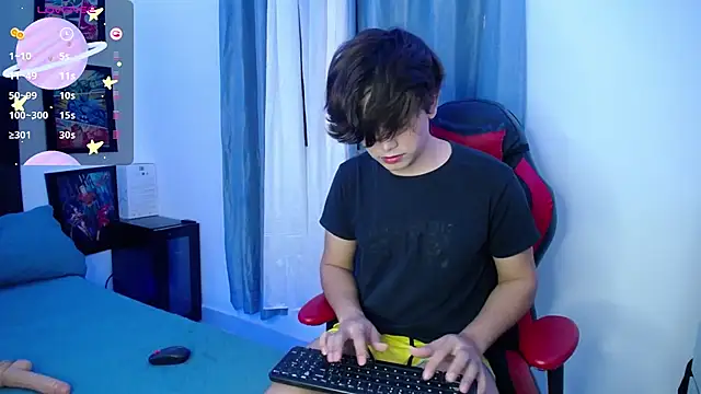 Snapshot of andyboy- chatting on 27, 2, 2025 andyboy- online show from 27, 2, 2025