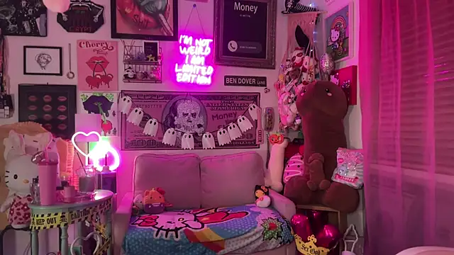 Snapshot of CherryBombBomb chatting on 29, 10, 2025 CherryBombBomb online show from 29, 10, 2025