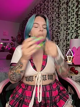 Snapshot of CherryBombBomb chatting on 4, 4, 2026 CherryBombBomb online show from 4, 4, 2026