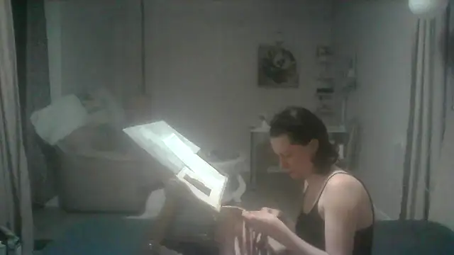 Snapshot of SunElizabeth chatting on 4, 4, 2026 SunElizabeth online show from 4, 4, 2026