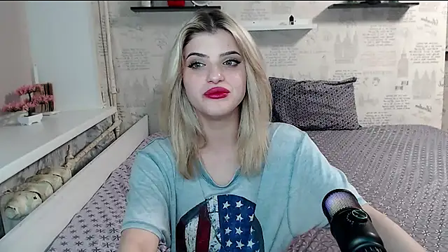Snapshot of AleksandraFlores chatting on 14, 4, 2026 AleksandraFlores online show from 14, 4, 2026