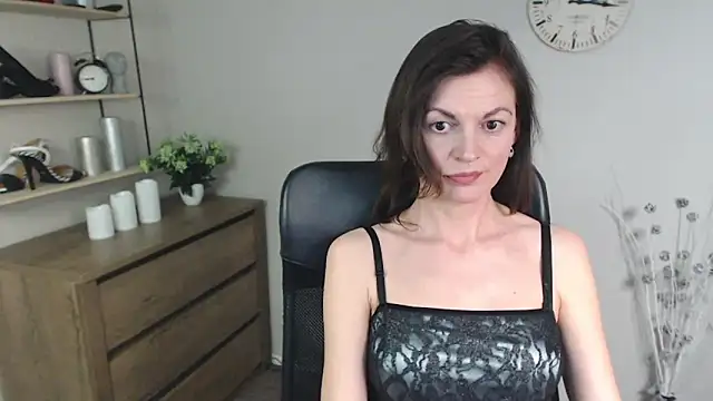 Snapshot of VivianWILD chatting on 31, 12, 2024 VivianWILD online show from 31, 12, 2024